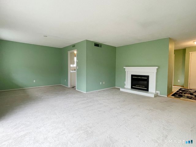 318 Heritage Village E, Southbury, CT 06488