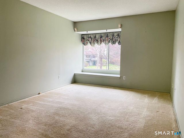 318 Heritage Village E, Southbury, CT 06488