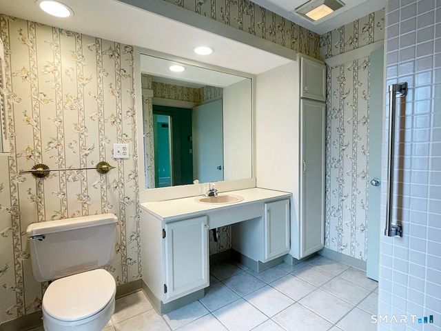 318 Heritage Village E, Southbury, CT 06488