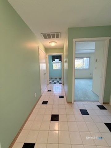 318 Heritage Village E, Southbury, CT 06488
