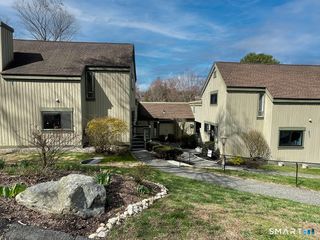 318 Heritage Village E, Southbury, CT 06488