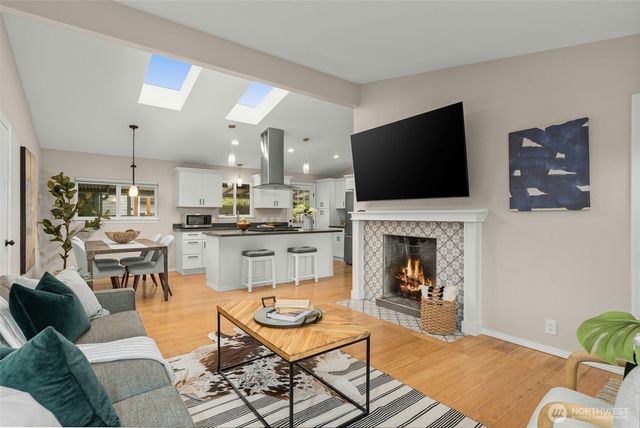 14009 13th Avenue SW, Burien, WA 98166