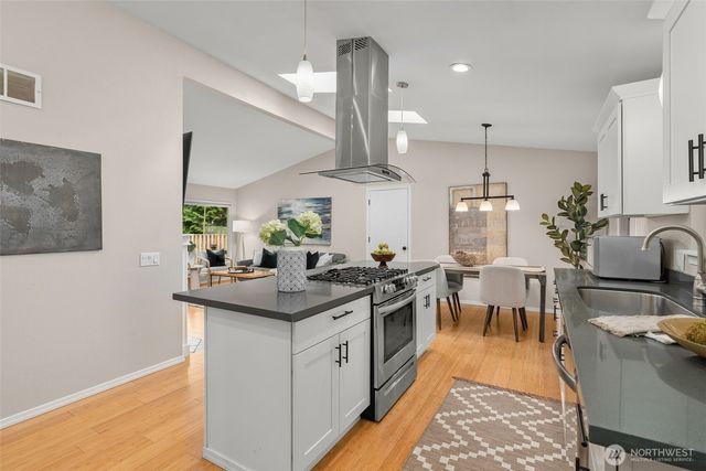 14009 13th Avenue SW, Burien, WA 98166