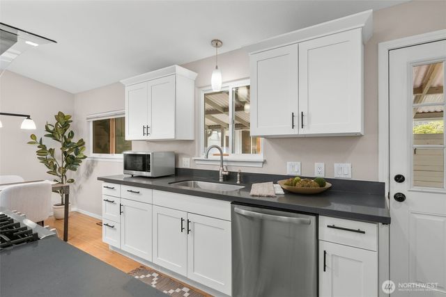 14009 13th Avenue SW, Burien, WA 98166