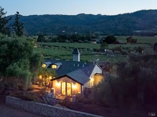 800 Lommel Rd, Calistoga, CA 94515