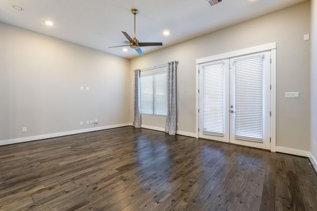 806 Thornton Road B, Houston, TX 77018