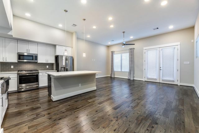 806 Thornton Road B, Houston, TX 77018