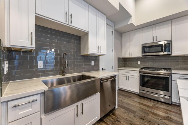 806 Thornton Road B, Houston, TX 77018