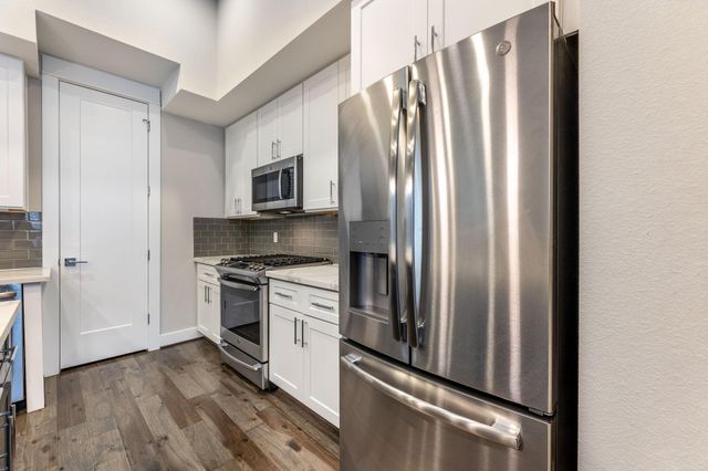 806 Thornton Road B, Houston, TX 77018