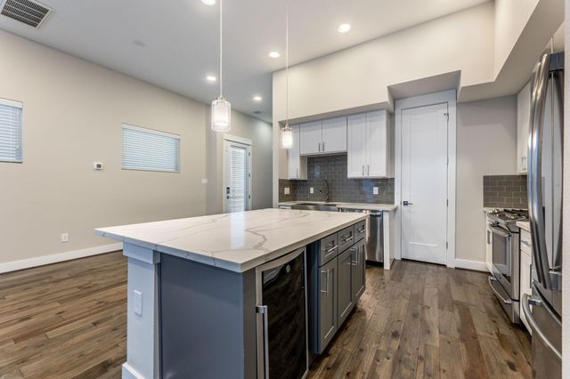 806 Thornton Road B, Houston, TX 77018