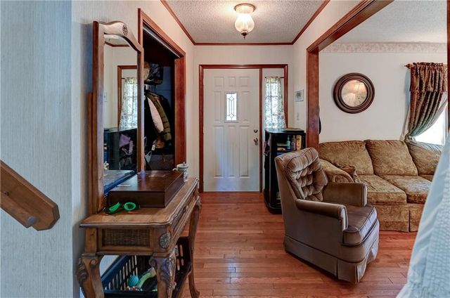 16210 Whispering Winds Road, Leavenworth, KS 66048