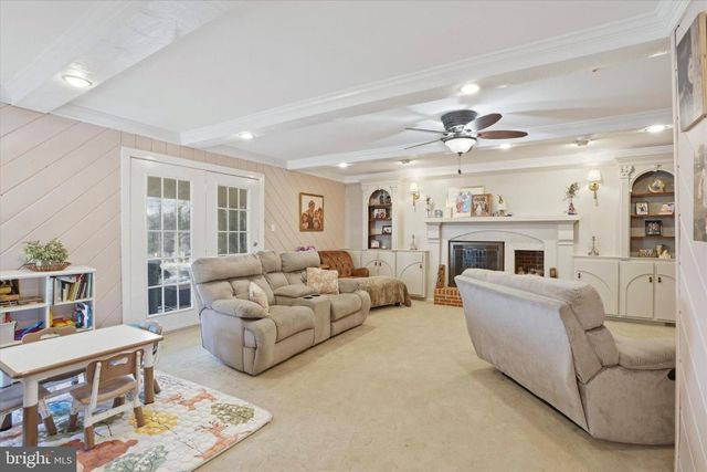1551 DUXBURY CT, Allentown, PA 18104