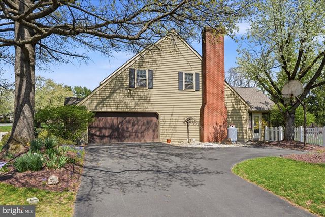 1551 DUXBURY CT, Allentown, PA 18104
