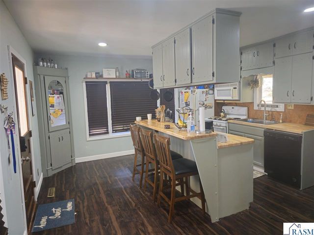 58369 240th Street, Mankato, MN 56003