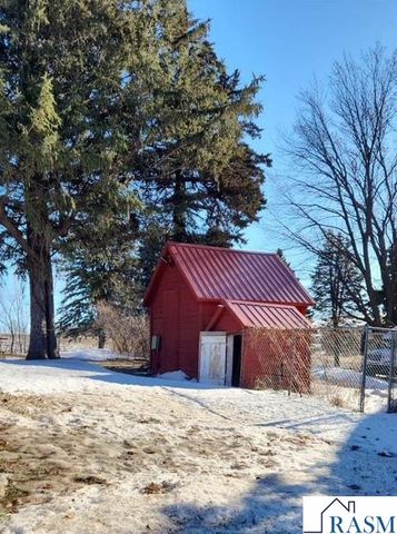 58369 240th Street, Mankato, MN 56003
