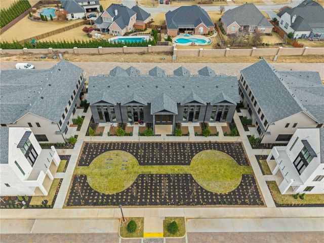 4621 S 47th Street, Rogers, AR 72758