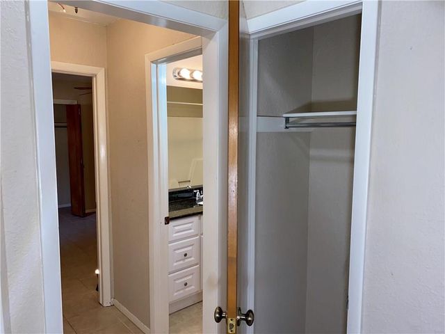 910 Milford WAY B, Austin, TX 78745