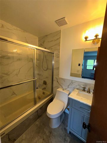 83 Manorhaven Boulevard 83, Port Washington, NY 11050