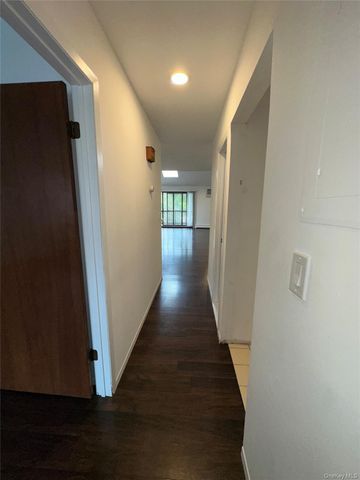 83 Manorhaven Boulevard 83, Port Washington, NY 11050