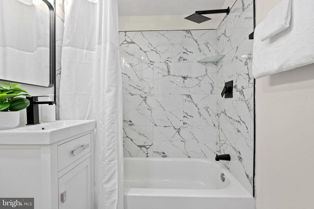 Image 15 of property listing at 11312 CHERRY HILL RD #2YOU, Beltsville, MD 20705