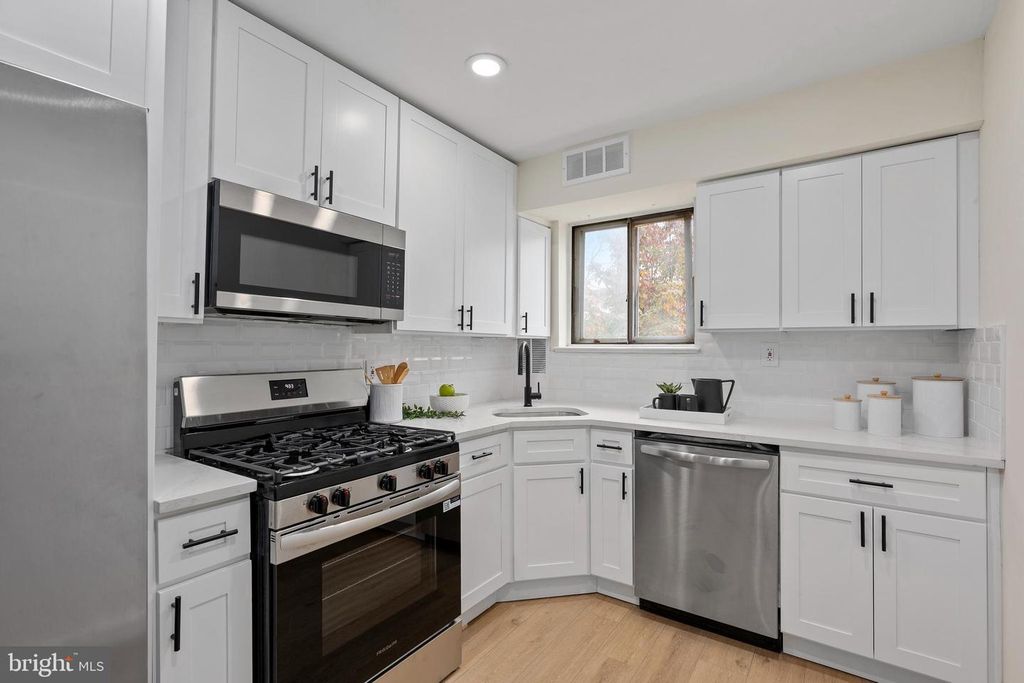 Image 2 of property listing at 11312 CHERRY HILL RD #2YOU, Beltsville, MD 20705