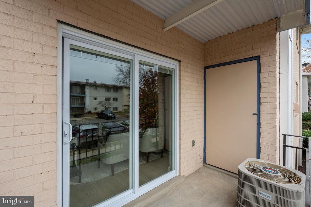 Image 20 of property listing at 11312 CHERRY HILL RD #2YOU, Beltsville, MD 20705