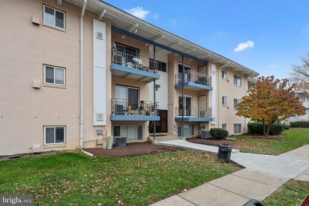 Image 21 of property listing at 11312 CHERRY HILL RD #2YOU, Beltsville, MD 20705