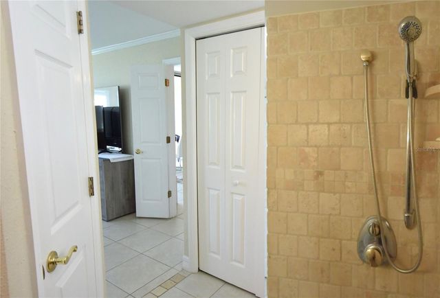 5231 LAKE VILLAGE DRIVE 27, Sarasota, FL 34235