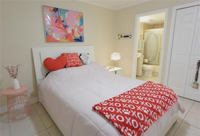 5231 LAKE VILLAGE DRIVE 27, Sarasota, FL 34235