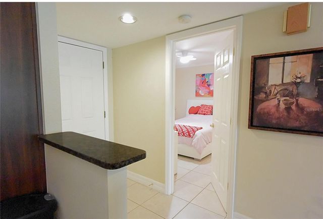5231 LAKE VILLAGE DRIVE 27, Sarasota, FL 34235