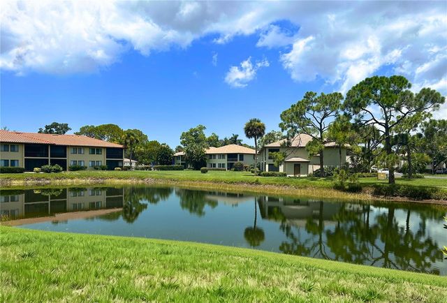 5231 LAKE VILLAGE DRIVE 27, Sarasota, FL 34235
