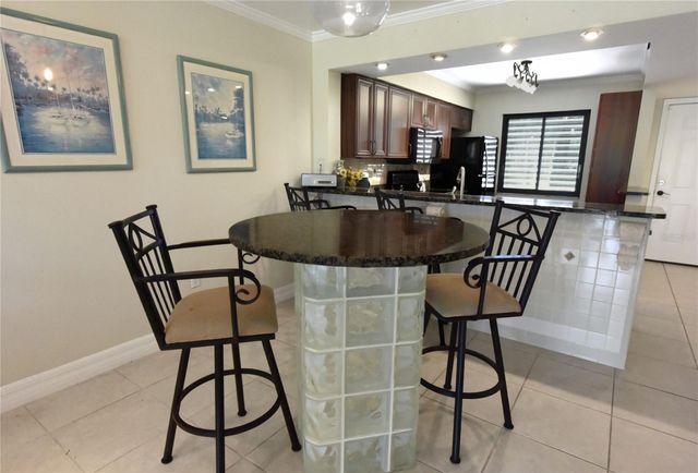 5231 LAKE VILLAGE DRIVE 27, Sarasota, FL 34235