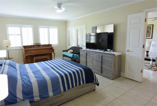 5231 LAKE VILLAGE DRIVE 27, Sarasota, FL 34235