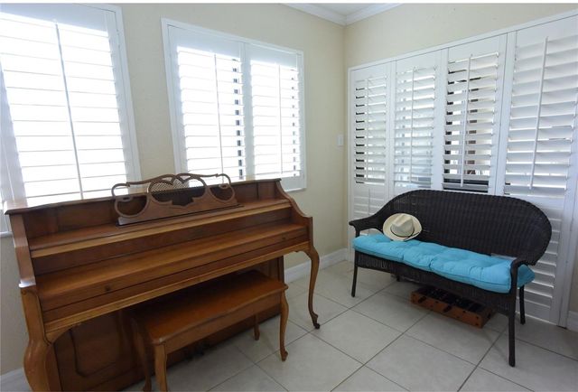 5231 LAKE VILLAGE DRIVE 27, Sarasota, FL 34235
