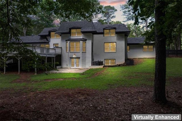 2023 Stoneleigh Drive, Stone Mountain, GA 30087