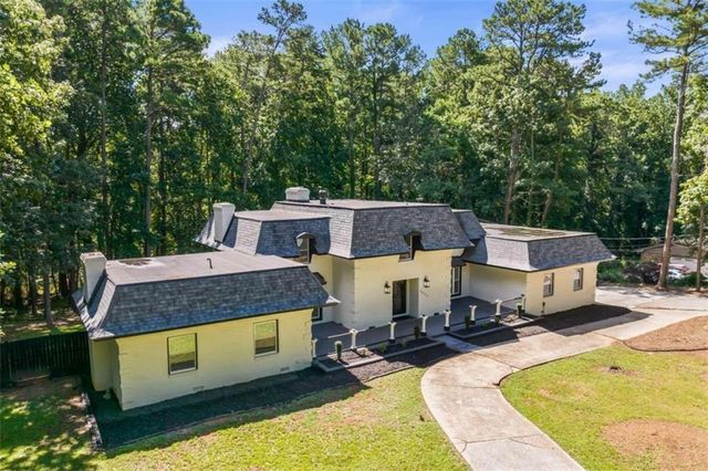 2023 Stoneleigh Drive, Stone Mountain, GA 30087