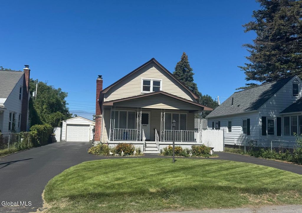 2105 Oaklawn Avenue, Rotterdam, NY 12306
