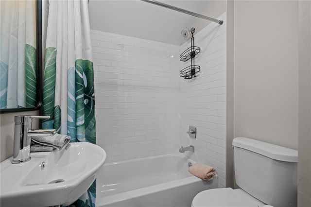 49 Reservoir Road, Middletown, RI 02842