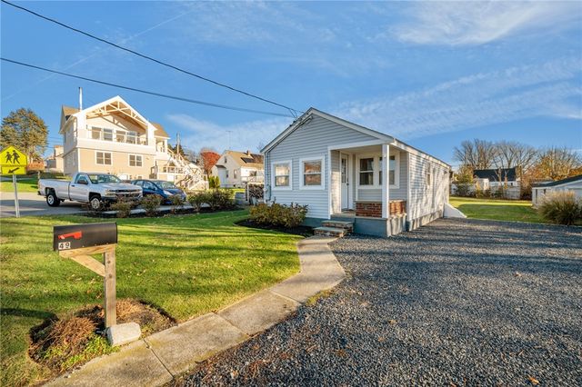 49 Reservoir Road, Middletown, RI 02842