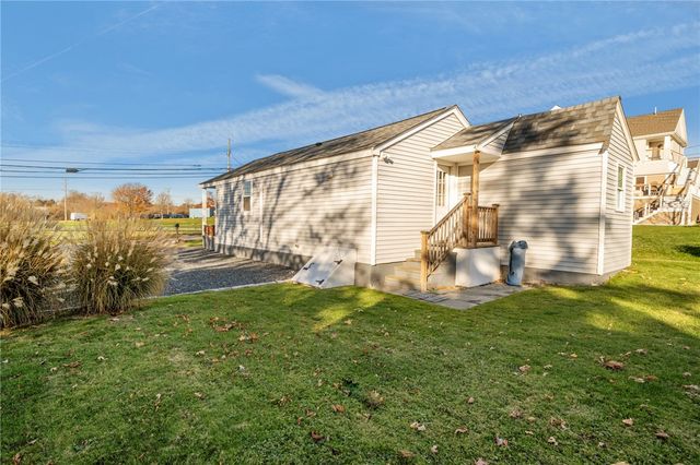 49 Reservoir Road, Middletown, RI 02842