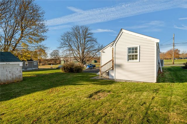 49 Reservoir Road, Middletown, RI 02842