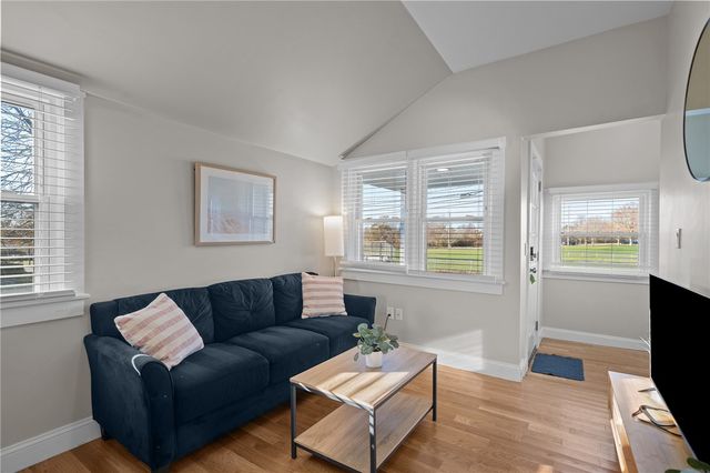 49 Reservoir Road, Middletown, RI 02842