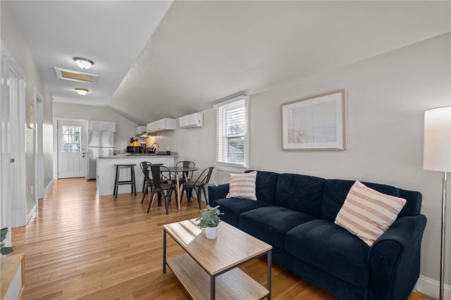 49 Reservoir Road, Middletown, RI 02842