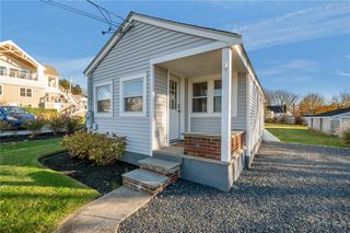 49 Reservoir Road, Middletown, RI 02842