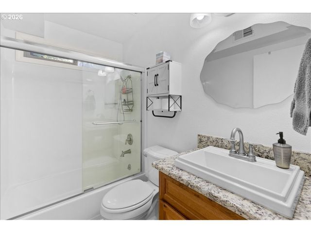 1253 Ne EAST LAGOON Dr, Lincoln City, OR 97367