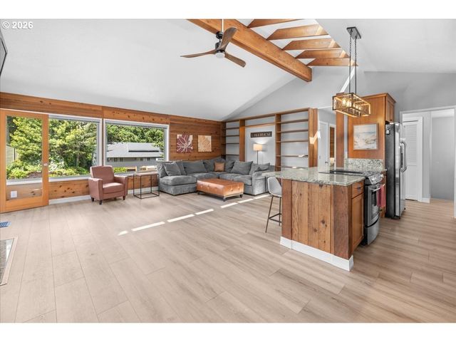 1253 Ne EAST LAGOON Dr, Lincoln City, OR 97367