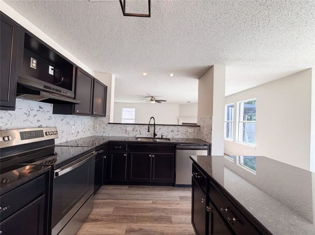 2320 Bantry Lane, Arlington, TX 76002