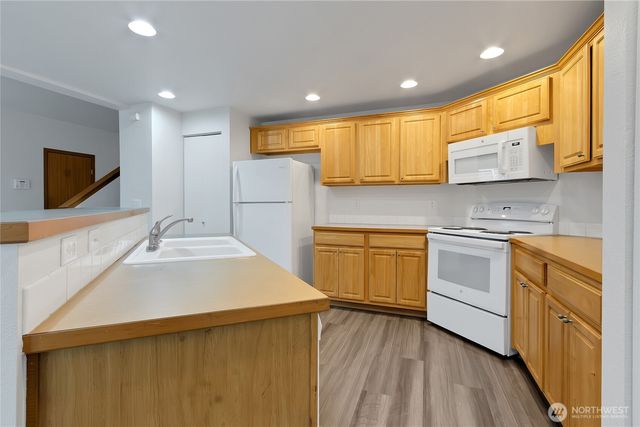 2727 Hidden Springs Loop SE, Lacey, WA 98503