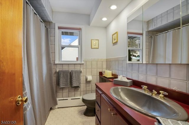 30 Woodrow Ave, Woodland Park, NJ 07424