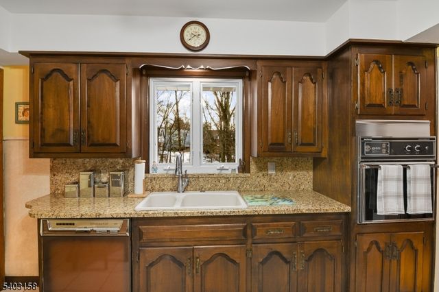 30 Woodrow Ave, Woodland Park, NJ 07424